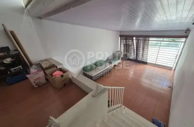 Casa à venda no Jardim Aeroporto, 3 dormitórios, suíte, 1 vaga, quintal