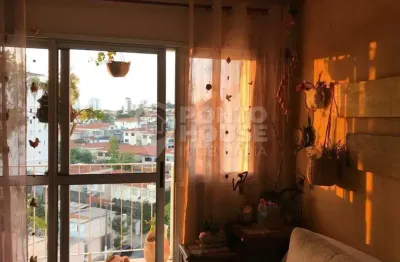 Apartamento à venda de 2 dormitórios e 1 vaga no Jardim Aeroporto