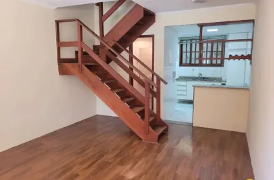 Casa em condomínio de luxo em pimenteiras, teresópolis-rj  3 quartos, 3 suítes  área de 130m²  fácil acesso e lazer completo