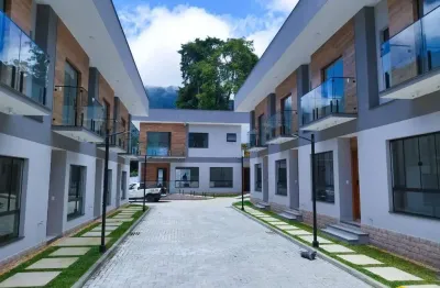 Imóvel exclusivo no alto: casa em condomínio com 3 quartos e 121m² em teresópolis-rj