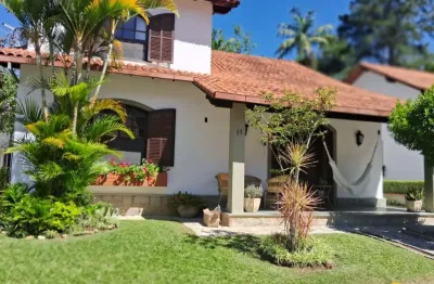 Casa em condomínio na ermitagem - teresópolis-rj: 3 quartos, 1 suíte, 2 salas, 3 banheiros, 1 vaga de garagem. ideal para toda a família!