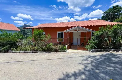 Casa à venda no vale alpino de teresópolis-rj: 3 quartos, 1 suíte, 2 banheiros, 2 vagas - luxo, conforto e natureza!
