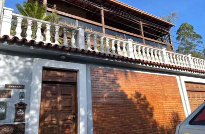 Imperdível: casa de luxo na várzea, teresópolis-rj! 3 quartos, 2 suítes, vista panorâmica e área de lazer completa! agende sua visita!