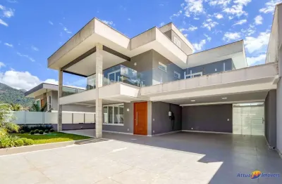 Residência de luxo com vista excepcional para o dedo de deus em teresópolis-rj - 4 quartos, 4 suítes e 380m² de área!