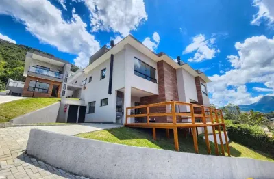 Casa duplex à venda no condomínio golf, teresópolis-rj: 3 quartos, 1 suíte, 115,80m² - local tranquilo e arborizado!