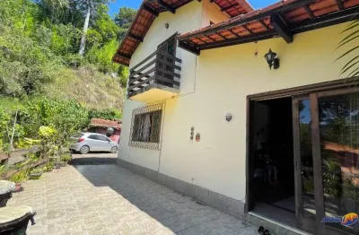 Casa à venda em teresópolis-rj, bairro albuquerque: 3 quartos, 4 salas, 3 banheiros, 5 vagas - oportunidade única!