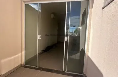 Sala comercial com 1 sala para alugar na praça dos três poderes, 141, centro, jacareí por r$ 1.280