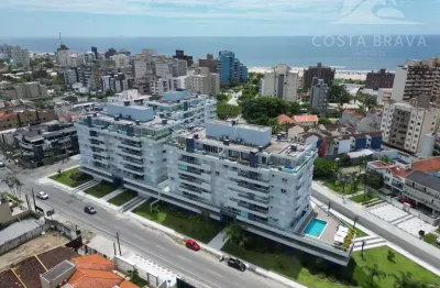 Cobertura exclusiva com vista panorâmica para as montanhas