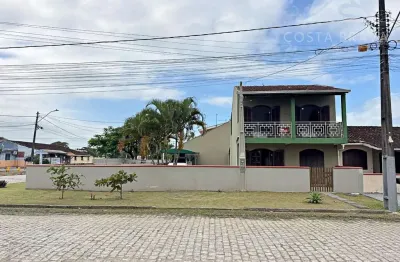 Casa com 3 quartos à venda na Avenida Paranaguá, 367, Balneário Gaivotas, Matinhos