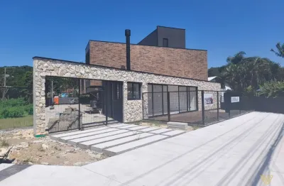 Casas com 2 Suítes na Cachoeira do Bom Jesus | Espaço Gourmet e Playground