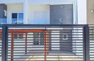 Sobrado com 3 dormitórios no bairro nossa senhora das graças