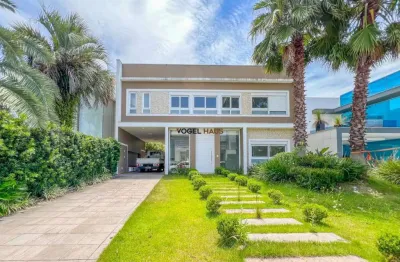 Sobrado de alto padrão em condomínio no bairro distrito industrial