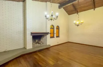 Casa térrea 04 dormitórios em canoas | bairro centro