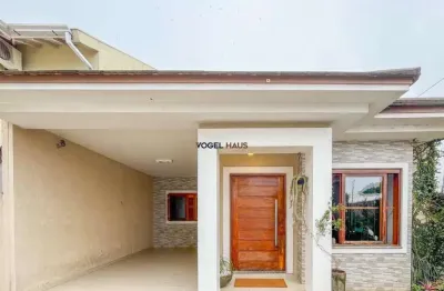 Casa térrea com piscina 3 dormitórios sendo 1 suíte no bairro igara