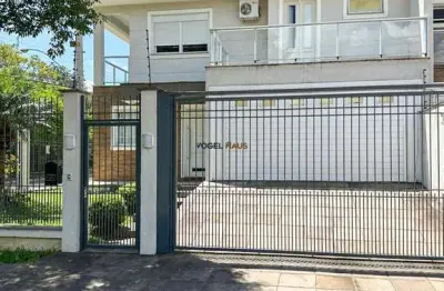 Sobrado de esquina 3 dormitórios todos suíte, vaga para 4 carros