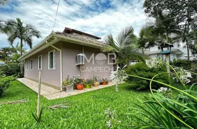 Casa com 3 quartos à venda na servidão seove, 137, campeche, florianópolis por r$ 1.850.000