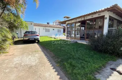 Casa com 2 quartos à venda na servidão alvorada, 215, campeche, florianópolis por r$ 1.450.000