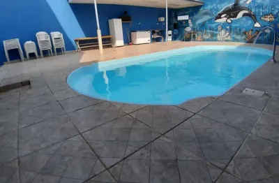 Casa com piscina  [casa 2 quartos com suíte] [zona leste]