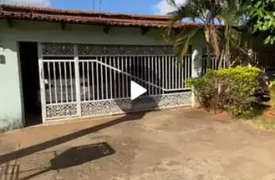 Casa 3/4 sendo 2 suítes  1 piscina área gourmet sala de estar em l  casa de rua com 3 quarto(s) e 3 banheiro(s) à venda, 268.5 por r$ 750.000 no setor jardim mariliza ta17933