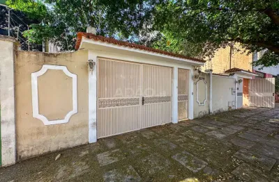 Casa de rua com barracão no setor aeroporto (2 casas independentes e barracão) casa de rua com 3 quarto(s) e 1 banheiro(s) à venda, 268 por r$ 820.000 no setor setor aeroporto ta22035