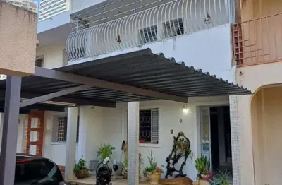Sobrado de 3 qtos, 1 suite, 134 m2, na rua 22, cond. itapemirim, setor oeste. setor oeste casa em condomínio com 3 quarto(s) e 3 banheiro(s) à venda, 134 por r$ 750.000 no setor setor oeste ad22403