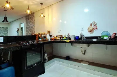 Casa próxima ao parque lozandes casa de rua com 3 quarto(s) e 3 banheiro(s) à venda, 196 por r$ 820.000 no setor água branca vn26012