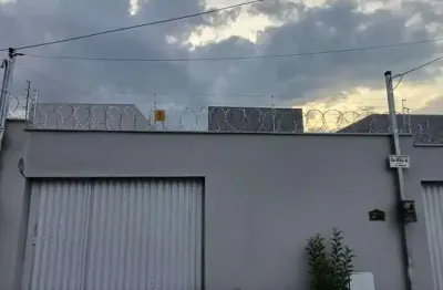 Casa 2 qts, 1 suite e área churrasqueira, jd, pampulha próximo a mabel e br 153 casa de rua com 2 quarto(s) e 3 banheiro(s) à venda, 92.3 por r$ 338.900 no setor setor pampulha ad26608