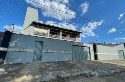 Sobrado em dois lotes de alto padrão com píscina casa de rua com 6 quarto(s) e 5 banheiro(s) à venda, 351 por r$ 1.470.000 no setor residencial flamingo ad26661