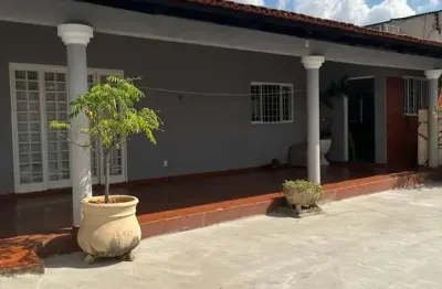 A venda casa setor são josé casa de rua com 4 quarto(s) e 2 banheiro(s) à venda, 200 por r$ 470.000 no setor setor são josé vn20451