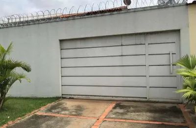 Casa aconchegante casa de rua com 3 quarto(s) e 2 banheiro(s) à venda, 170 por r$ 700.000 no setor setor conde dos arcos vn27276