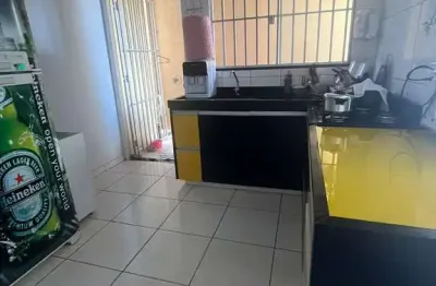 Vende se casa 2q 1 suíte casa de rua com 2 quarto(s) e 2 banheiro(s) à venda, 64 por r$ 240.000 no setor residencial santa fé ta30680