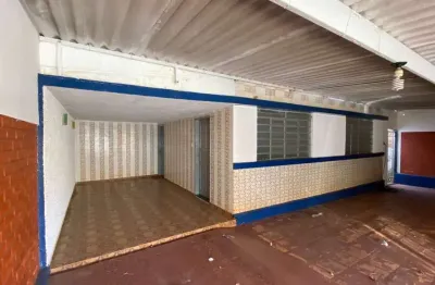 Casa de 3 quartos no setor negrão de lima - ótima localização casa de rua com 3 quarto(s) e 2 banheiro(s) à venda, 251.39 por r$ 570.000 no setor setor negrão de lima ax31286