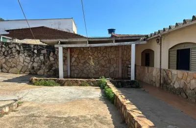 Setor rodoviáriario  casa de rua com 2 quarto(s) e 2 banheiro(s) à venda, 360 por r$ 420.000 no setor rodoviário ax20481