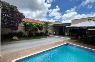 Casa térrea com piscina ao lado da av. bernardo sayão casa de rua com 3 quarto(s) e 2 banheiro(s) à venda, 108 por r$ 750.000 no setor setor centro oeste au26999