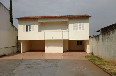Sobrado comercial com lote grande no jardim américa – ideal para escritórios casa de rua com 6 quarto(s) e 1 banheiro(s) à venda, 308 por r$ 1.200.000 no setor jardim américa st31874