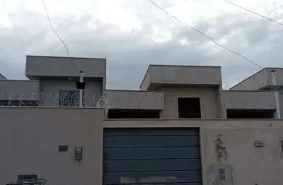Casa setor comendador walmor casa de rua com 3 quarto(s) e 2 banheiro(s) à venda, 100 por r$ 310.000 no setor virgínia parque	 vn31875