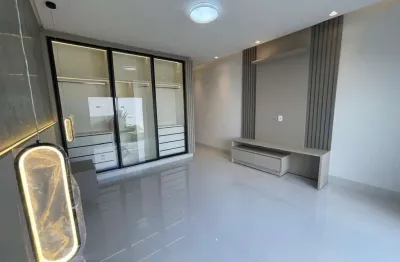 Três maria  casa de rua com 3 quarto(s) e 3 banheiro(s) à venda, 192.00 por r$ 1480000.00 no setor setor três marias ta32306