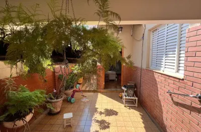 Casa setor central casa de rua com 5 quarto(s) e 5 banheiro(s) à venda, 291 por r$ 750.000 no setor setor central vt24049