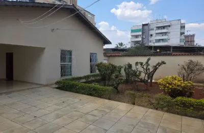 Casa térrea no jardim américa casa de rua com 3 quarto(s) e 3 banheiro(s) à venda, 268 por r$ 900.000 no setor jardim américa av32996