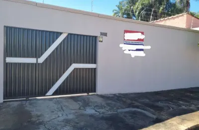 Casa jardim itaipu de 3 quartos sendo 1 com suíte apartamento com 3 quarto(s) e 2 banheiro(s) à venda, 130 por r$ 375.000 no setor jardim itaipu ad33620