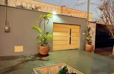 Casa 3 quartos com suíte na av. frederico o grande – perto da av. são paulo casa de rua com 2 quarto(s) e 2 banheiro(s) à venda, 117 por r$ 600.000 no setor parque real de goiânia ad33811