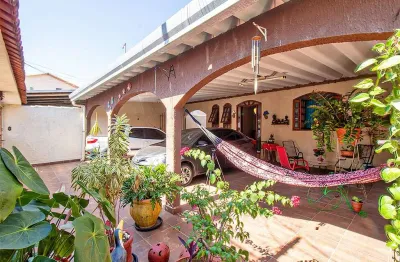 Casa de 03 quartos no setor negrão de lima casa de rua com 3 quarto(s) e 3 banheiro(s) à venda, 275.23 por r$ 750.000 no setor setor negrão de lima au34342