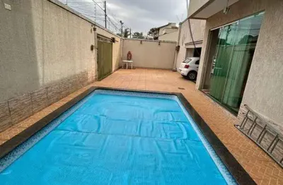 Sobrado Parque Anhanguera - 220 Sobrado com 5 Quarto(s) e 7 banheiro(s) à Venda, 220.00 por R$ 1350000.00 no setor Parque Anhanguera TA14376