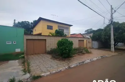 SOBRADO NO JARDIM POMPEIA COM BARRACAO Sobrado com 3 Quarto(s) e 3 banheiro(s) à Venda, 301.00 por R$ 850000.00 no setor Vila Jardim Pompéia AU35588