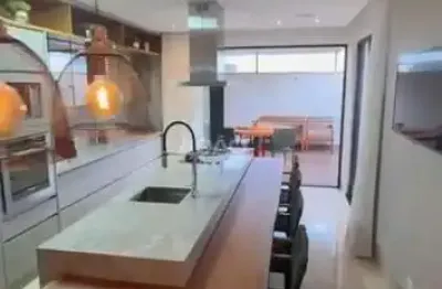 Casa de Alto Padrão no Jardins Capri – Senador Canedo Casa em Condomínio com 3 Quarto(s) e 4 banheiro(s) à Venda, 200.00 por R$ 1350000.00 no setor Jardins Capri TA33547