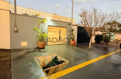 CASA  Casa de Rua com 3 Quarto(s) e 1 banheiro(s) à Venda, 185.00 por R$ 550000.00 no setor Parque Real de Goiânia AD36286