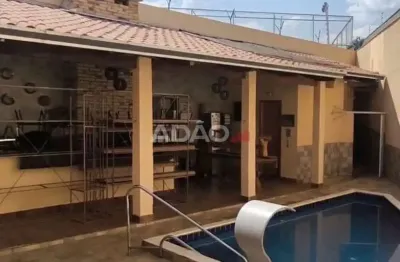 Casa - 554 m2 - Parque Acalanto Casa de Rua com 5 Quarto(s) e 4 banheiro(s) à Venda, 554.00 por R$ 1300000.00 no setor Parque Acalanto VT36366