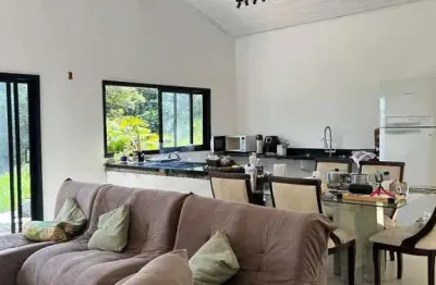 Casa térrea reformada em terreno de 2.141m² – ville saint james i, campo limpo paulista