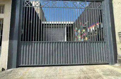 Salão comercial no lavras, 200m², escritório, recepção, copa, 2 banheiros, 2 vagas de garagem com portão elétrico.