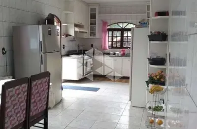 Viva com Espaço e Conforto! Sobrado à Venda na Cidade Patriarca com 3 Dormitórios